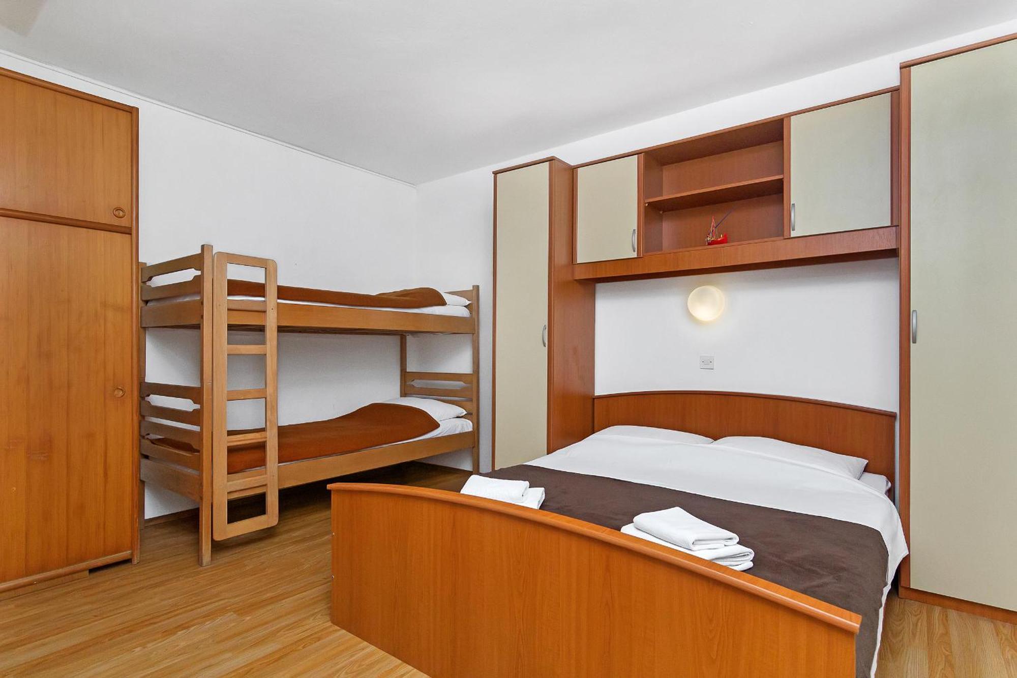 Apartmani Cico Gdinj Ngoại thất bức ảnh