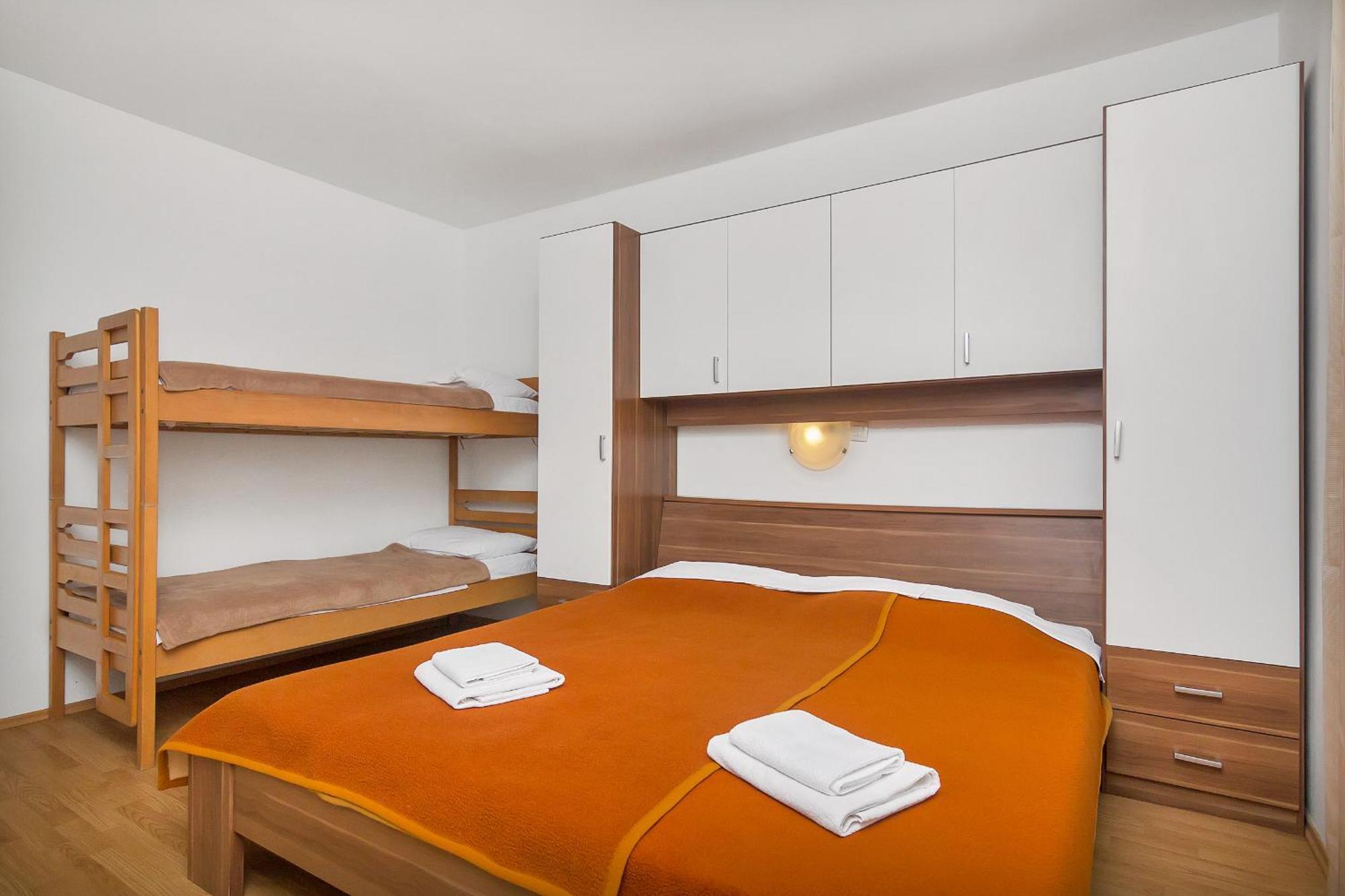 Apartmani Cico Gdinj Ngoại thất bức ảnh