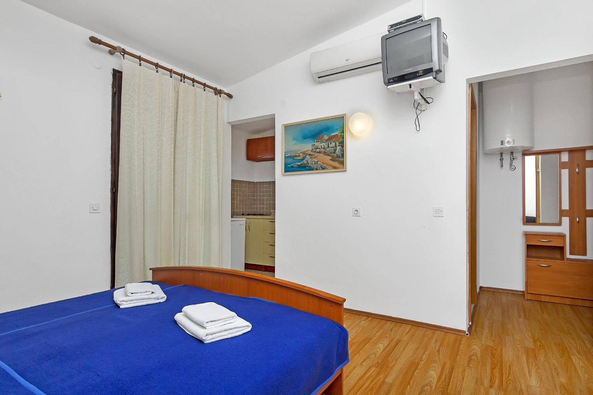 Apartmani Cico Gdinj Ngoại thất bức ảnh