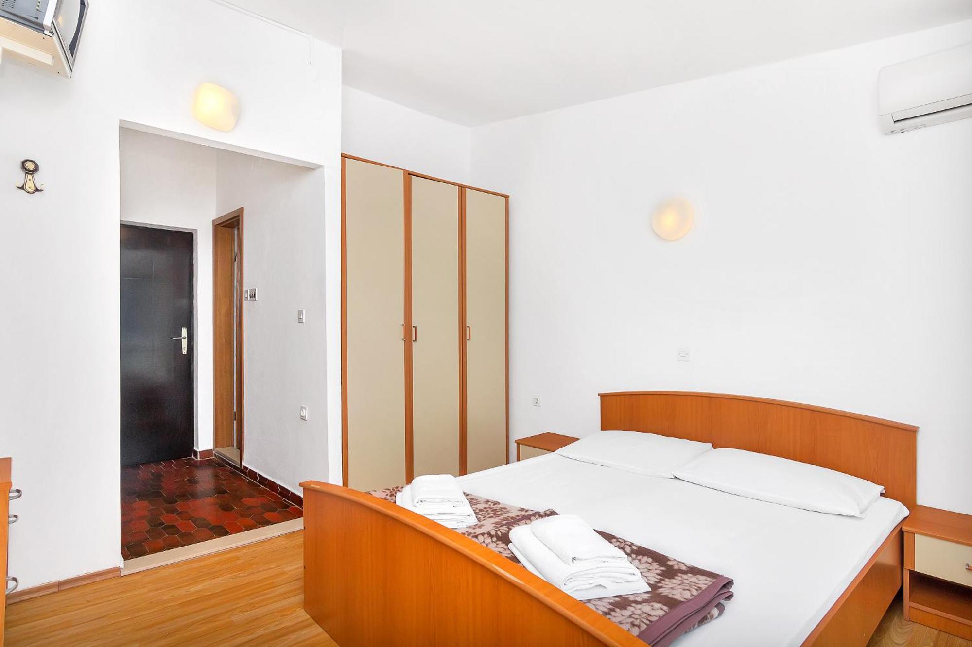 Apartmani Cico Gdinj Ngoại thất bức ảnh