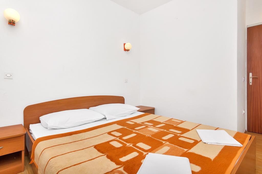 Apartmani Cico Gdinj Ngoại thất bức ảnh
