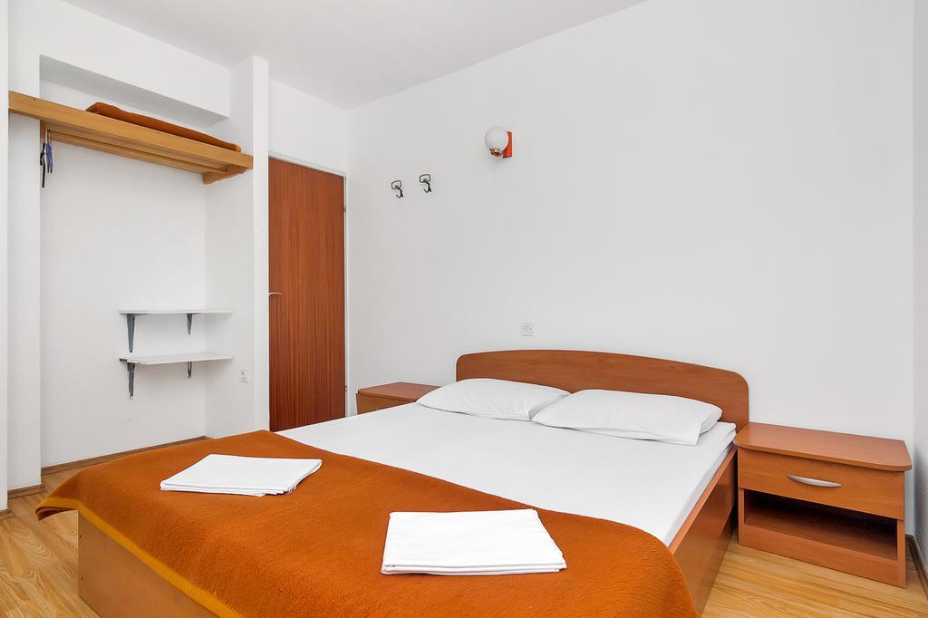 Apartmani Cico Gdinj Ngoại thất bức ảnh