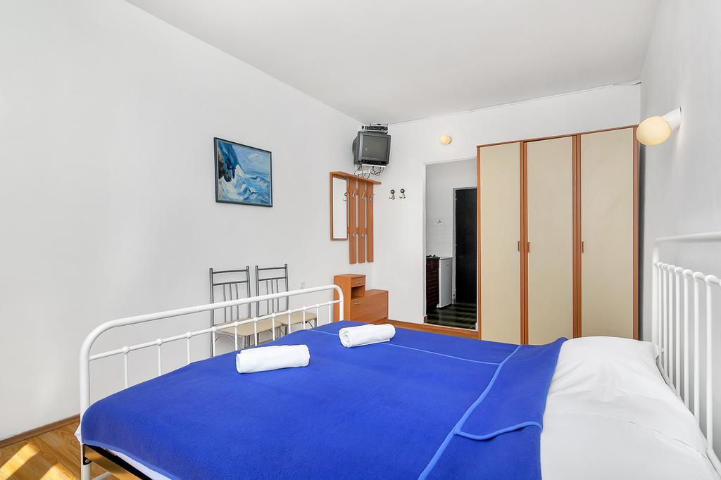 Apartmani Cico Gdinj Ngoại thất bức ảnh