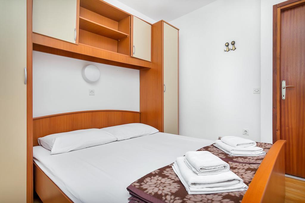 Apartmani Cico Gdinj Ngoại thất bức ảnh
