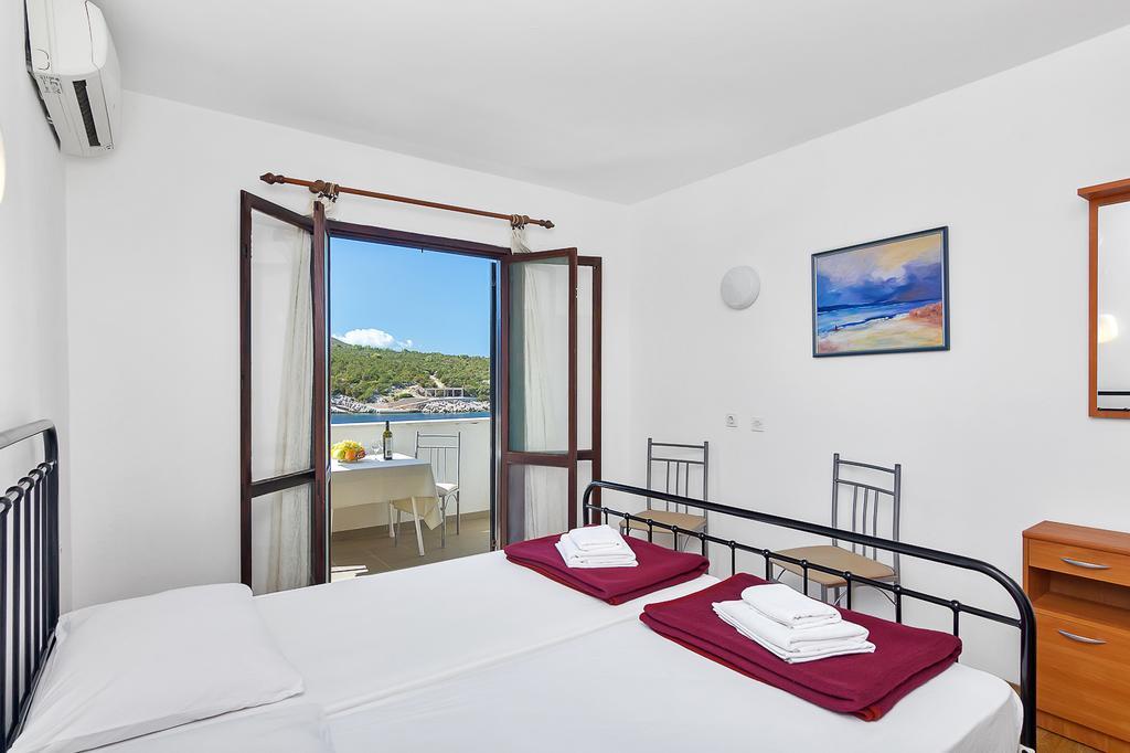 Apartmani Cico Gdinj Ngoại thất bức ảnh